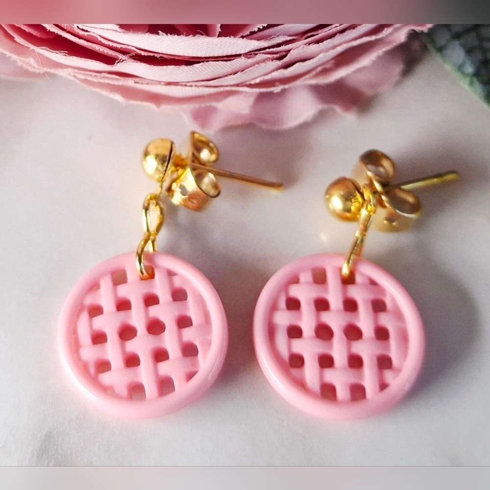 Vintage 80s 🩷Pink Waffle Earrings